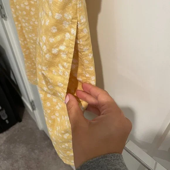 Abercrombie Yellow Floral Mini Dress w/ pockets - Size S - Picture 3 of 4